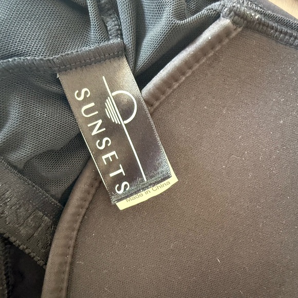 Sunsets Swim. Taylor tankini - Picture 6 of 8